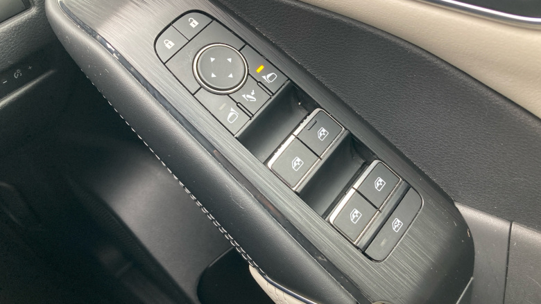 Nissan Qashqai 1.3 DiG-T MH 158 Tekna 5dr Xtronic Petrol Hatchback